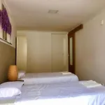 5Lisbon Private Bedroom With A City View