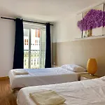 5Lisbon Private Bedroom With A City View