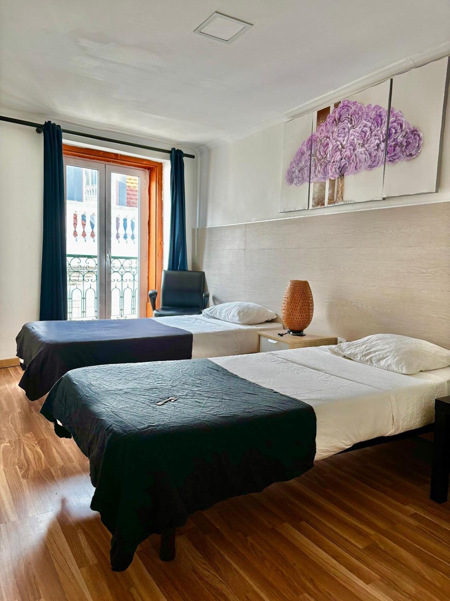 Guest house 5lisbon Private Bedroom With A View *
